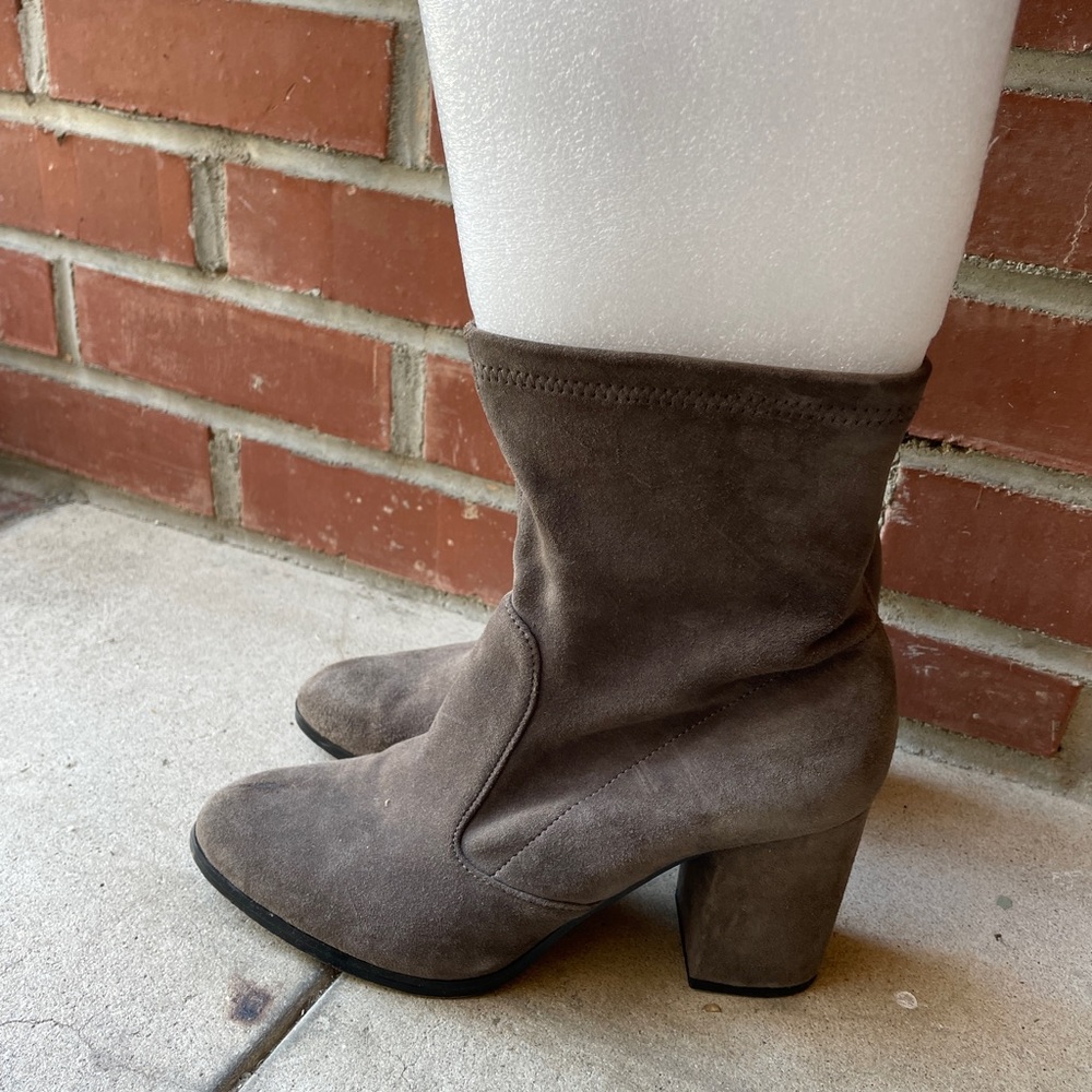 Sake Fifth Avenue Suede Gray Booties - Picture 2 of 5